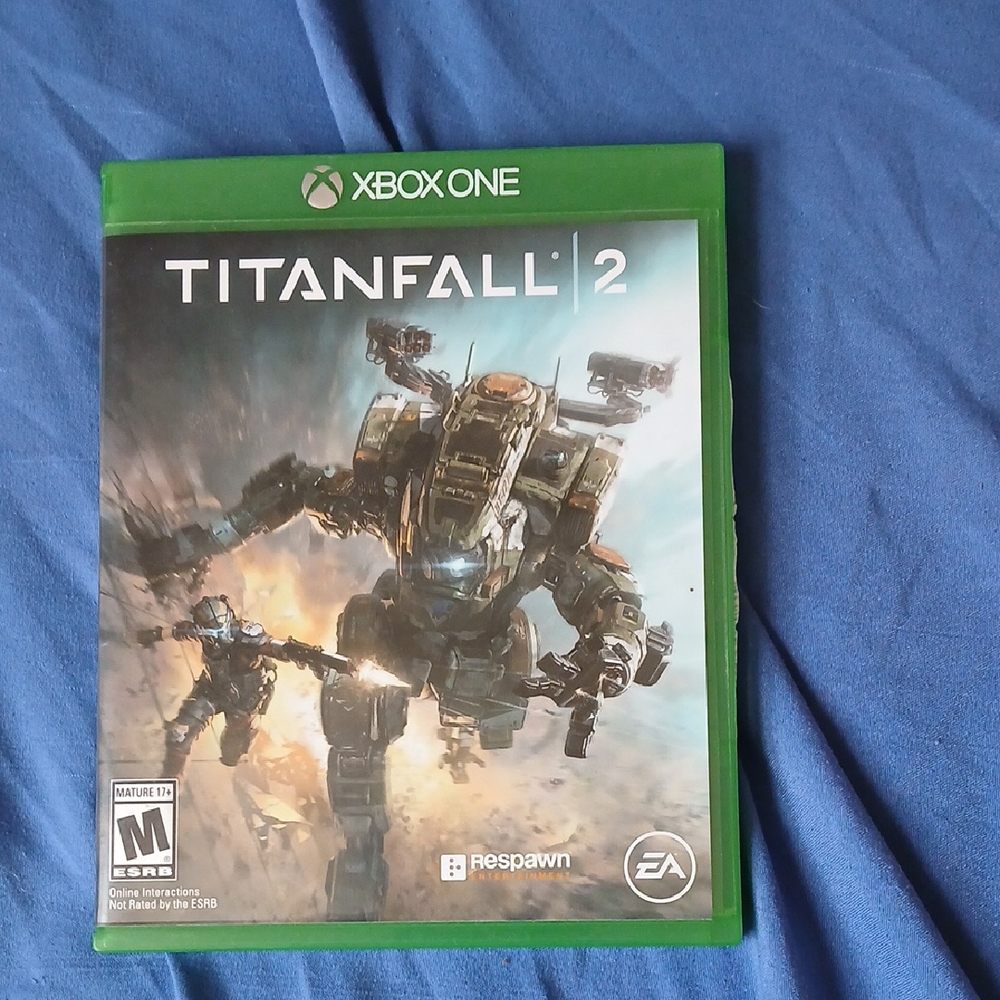 Titanfall 2 for Xbox One - Green Case